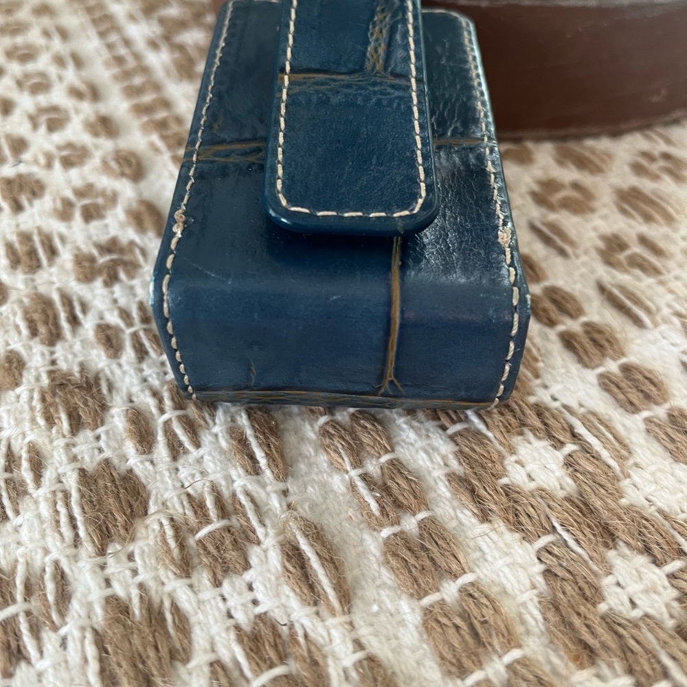 Dooney & Bourke Blue Croc Embossed Leather Cell Phone Case Holder - Picture 3 of 5
